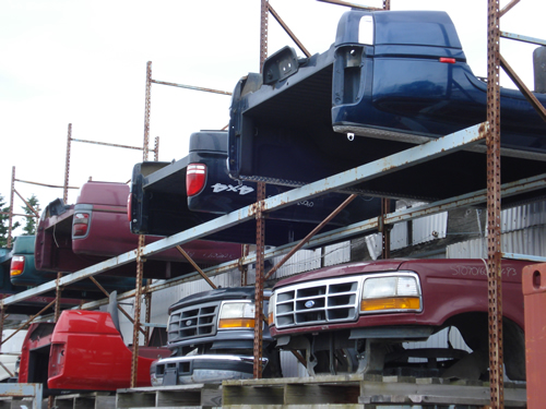 Full-service salvage yard